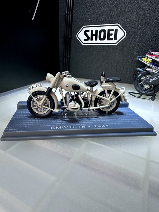 Miniatura BMW R75 de 1941 Escala 1/24 made by IXO