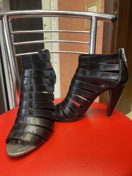 Босоножки кожаные нереально крутые