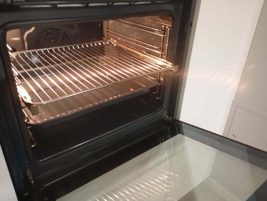 Forno multifunções Marca AEG
