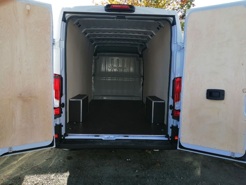 Zabudowa podłogi boków drzwi busa dostawczego Citroen Jumper L3H2