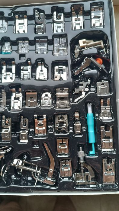 Продам набор профессиональных лапок для швейной машины