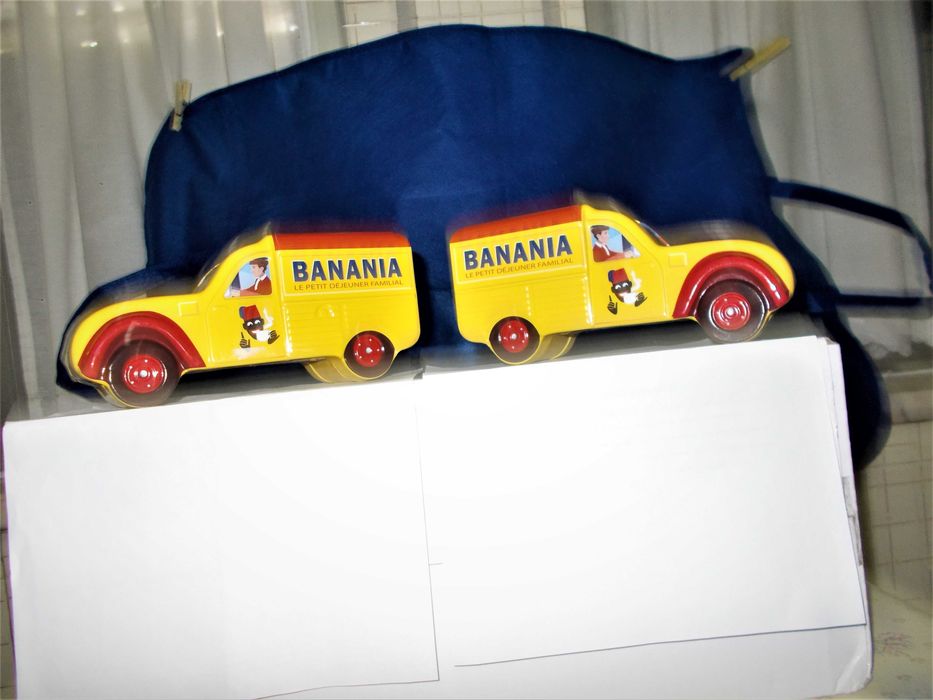 Citroen AK 400 .Réplicas