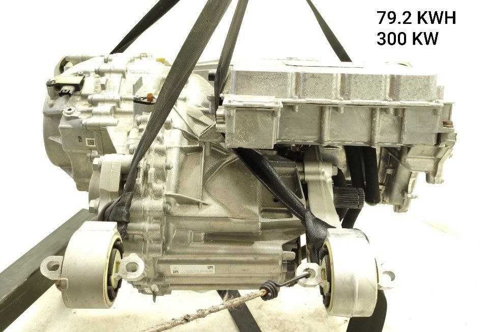 Pełny silnik elektryczny EBF z Porsche Taycan 2023 roku