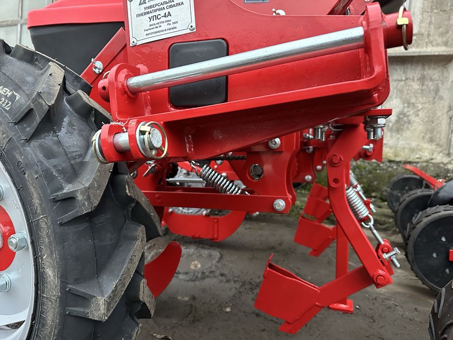 Сівалка універсальна просапна точного висіву УПС-8, УПС-6, УПС-4