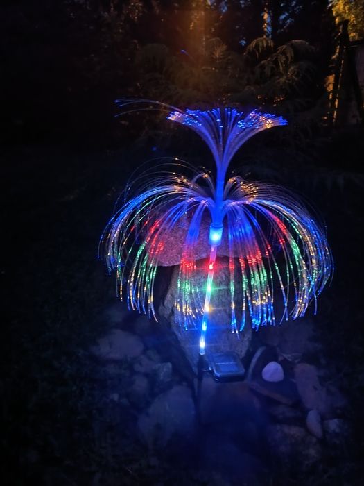 Lampa solarna ogrodowa