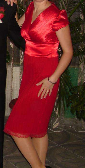 sukienka czerwona rozmiar 38