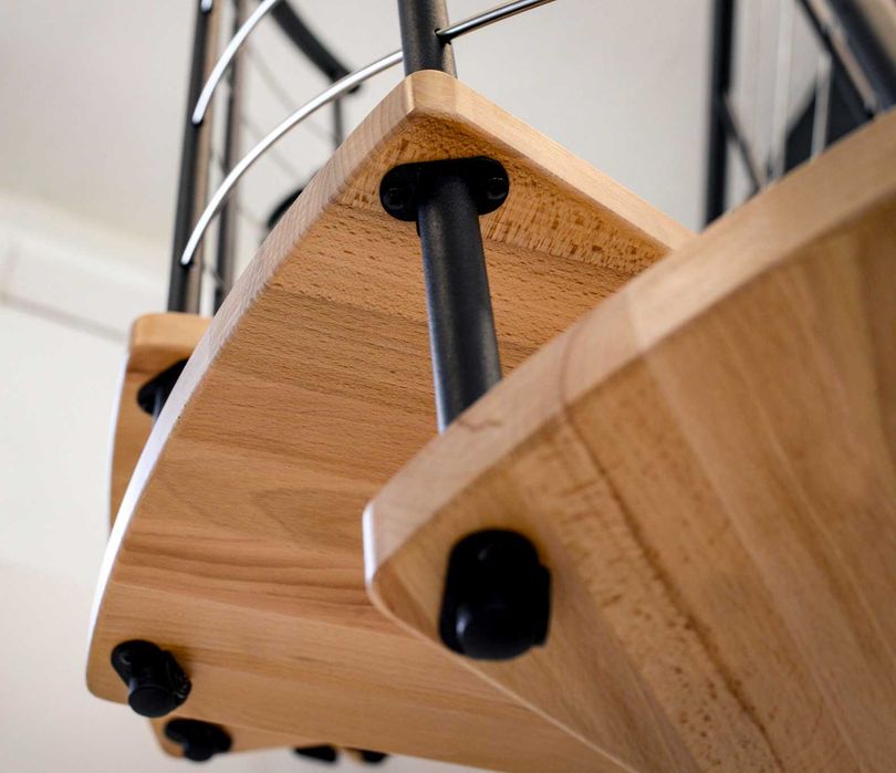 Promocja!Schody kręcone VENEZIA SMART CZARNE/ BUK fi 140 cm