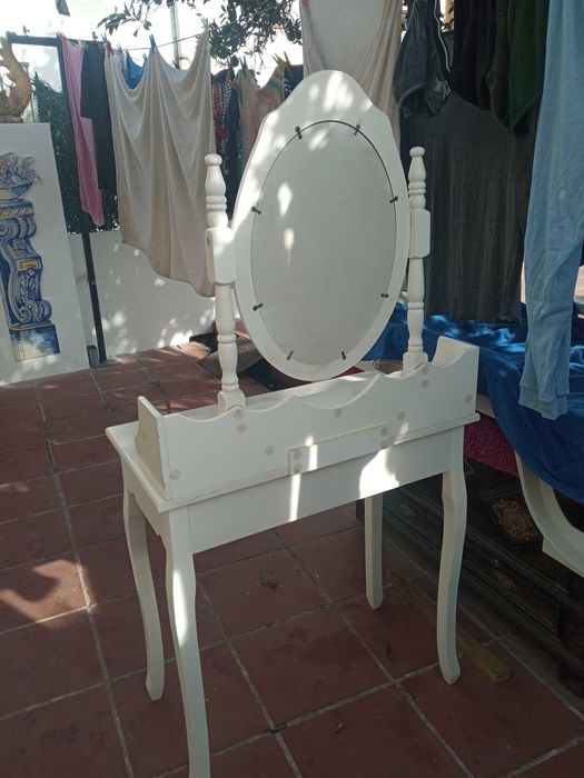 Lindo toucador branco