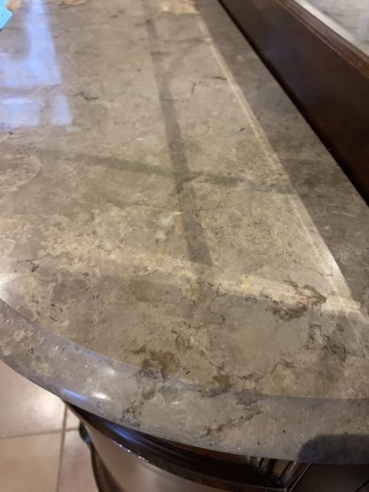 Móvel aparador com espelho