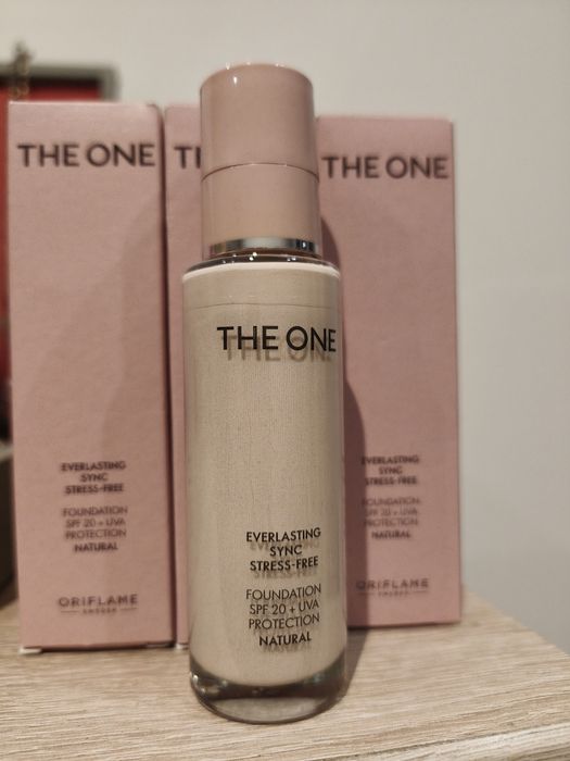 Podkład Oriflame THE ONE Everlasting Sync Stress-Free SPF 20 Nowy