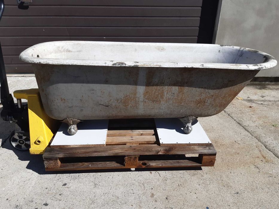 Stara przedwojenna żeliwna wanna klasyk i zabytek