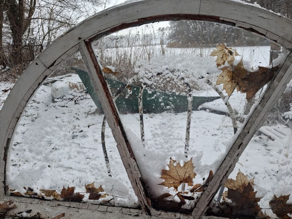 Stare okno łukowe ,drewniane