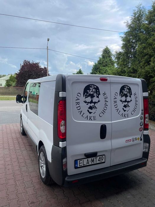 Wynajem Busa Opel Vivaro 9 osób B+Gaz