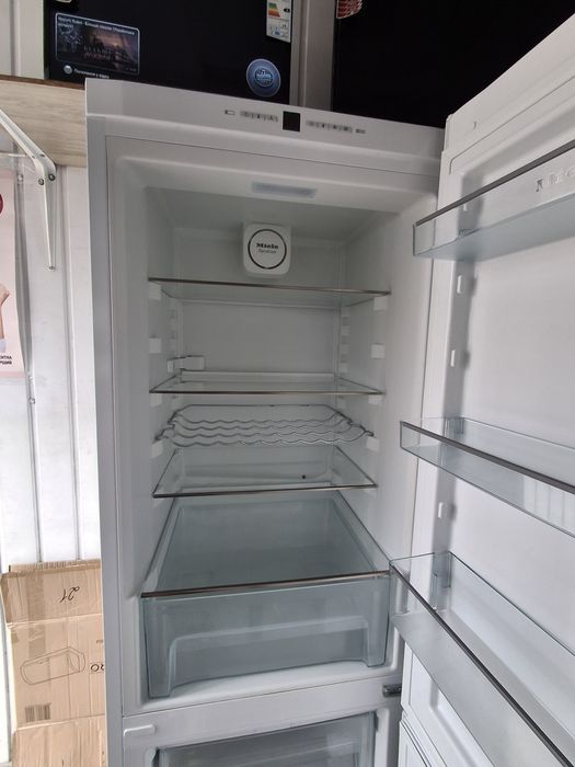 Холодильник Miele modelKFN28133 D