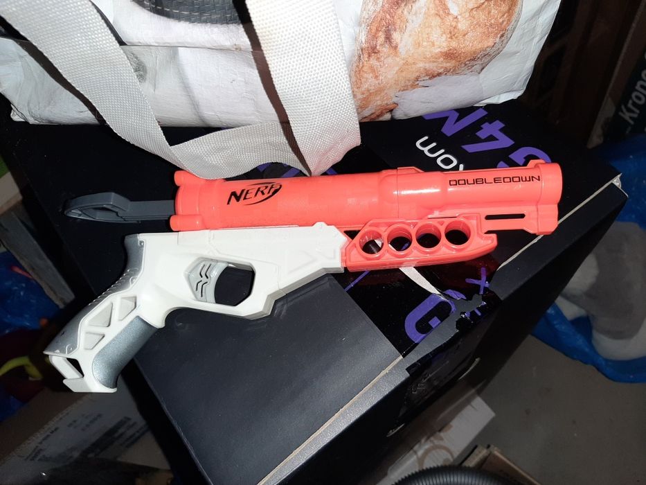 Pistolety Nerf w pełni sparwne
