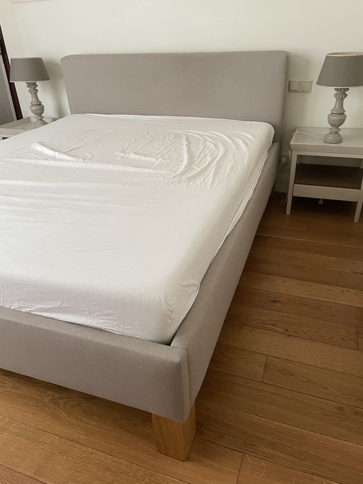 Łóżko  z wezglowiem tapicerowane 170/220cm