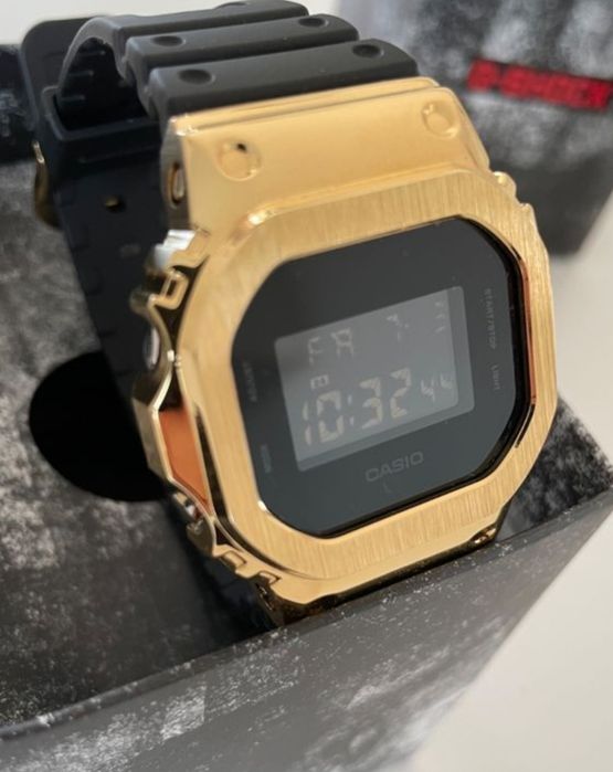 Casio g-shock Оригинал mod в золотом корпусе.