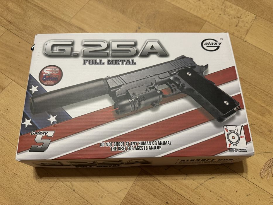 Іграшковий пістолет