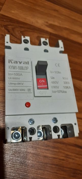Автоматический выключатель 100А.