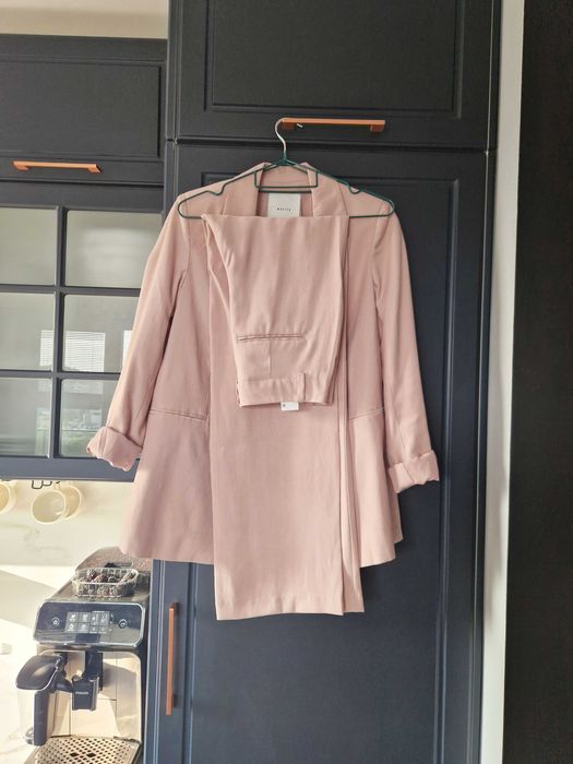 Pastelowy komplet MOHITO marynarka + spodnie XXS/XS