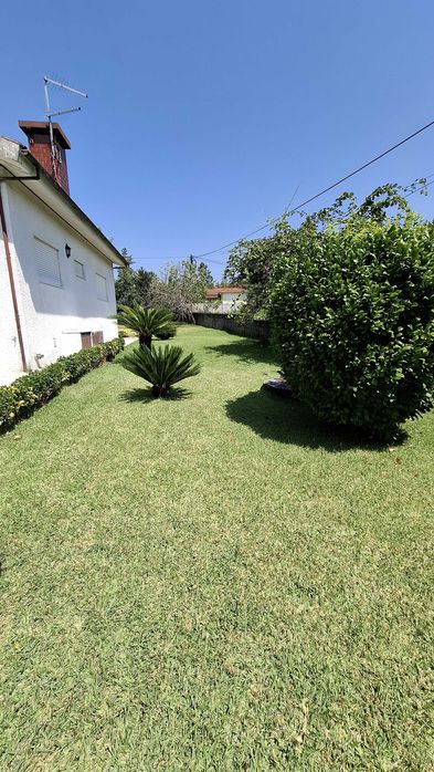 Moradia T4 independente na Lage, concelho de Vila Verde.