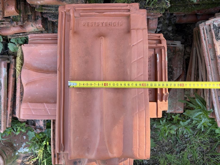 Telhas e Topos Usadas (Ceramica Forte Labrugeira-Alenquer)