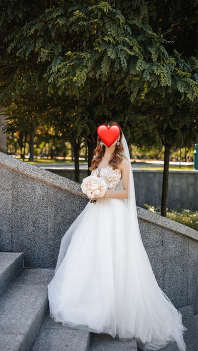 Продам весільну сукню та фату бу
