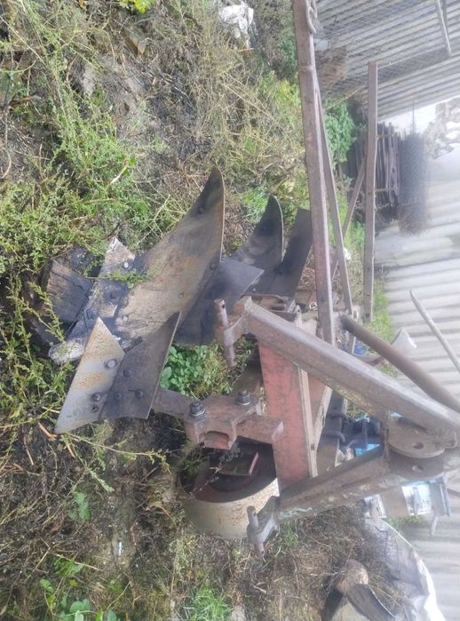 Плуг 2 корпусний