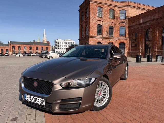 Jaguar XE Elegancki Jaguar XE, 2.0d, gotowy do jazdy