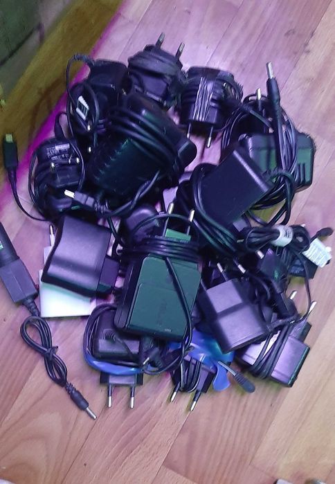 телефоны, чехлы, экраны, зарядки, шнуры