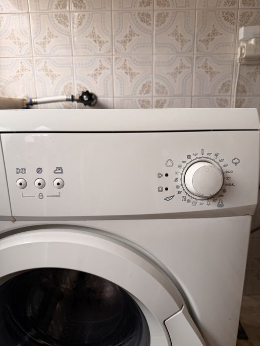 Máquina da Roupa Becken Wash Up 6kg