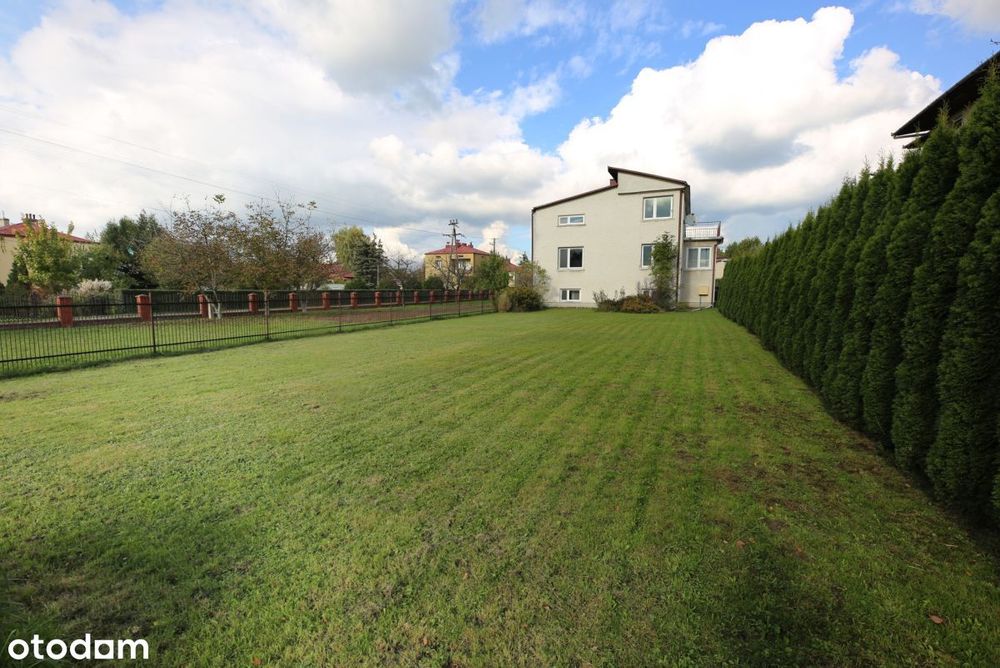 Duży dom 3 poziomy, garaże, pom. gosp. Działka 14a