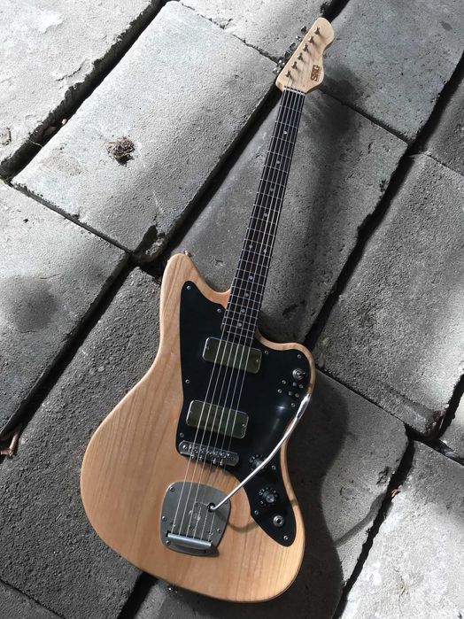 Giatara elektryczna SKG Jazzmaster