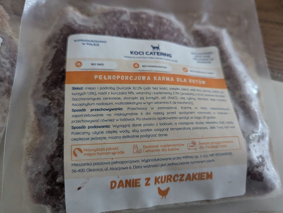 Koci catering 9 saszetek mrożone dla kota