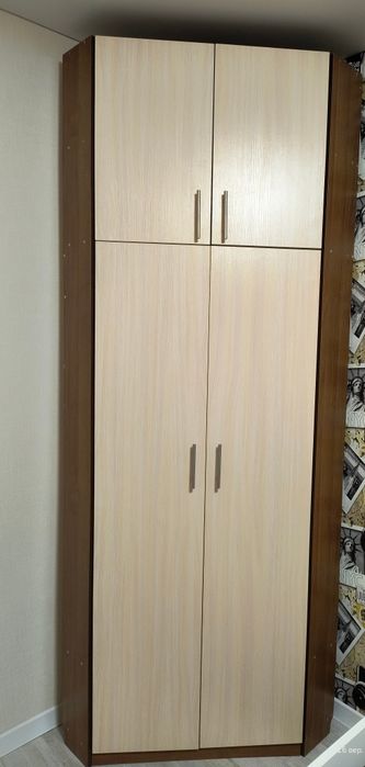 Кутова шафа в ідеальному стані (самовивіз)