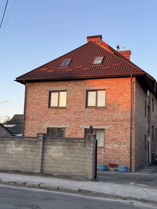 Продаж частини будинку, вул. Шевченка 248, БЕЗ КОМІСІЇ (145м.кв.)