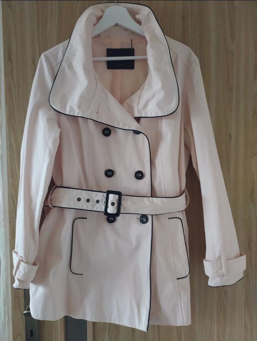 Sprzedam kremowy wiosenny płaszcz