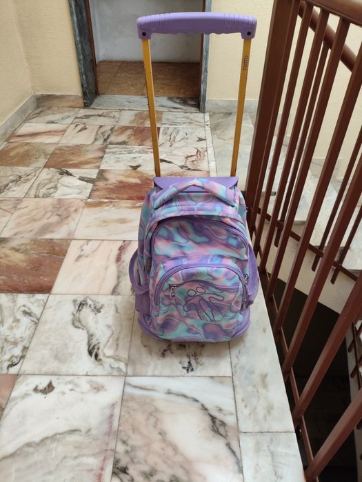 Vendo mala escolar  TOTTO como nova (higienizada)