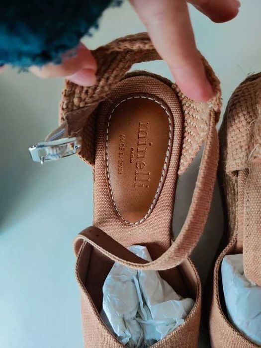 Alpercatas cunhas castanhas/bege Minelli