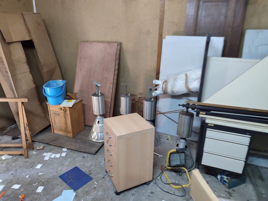 Vende se recheio de armazém