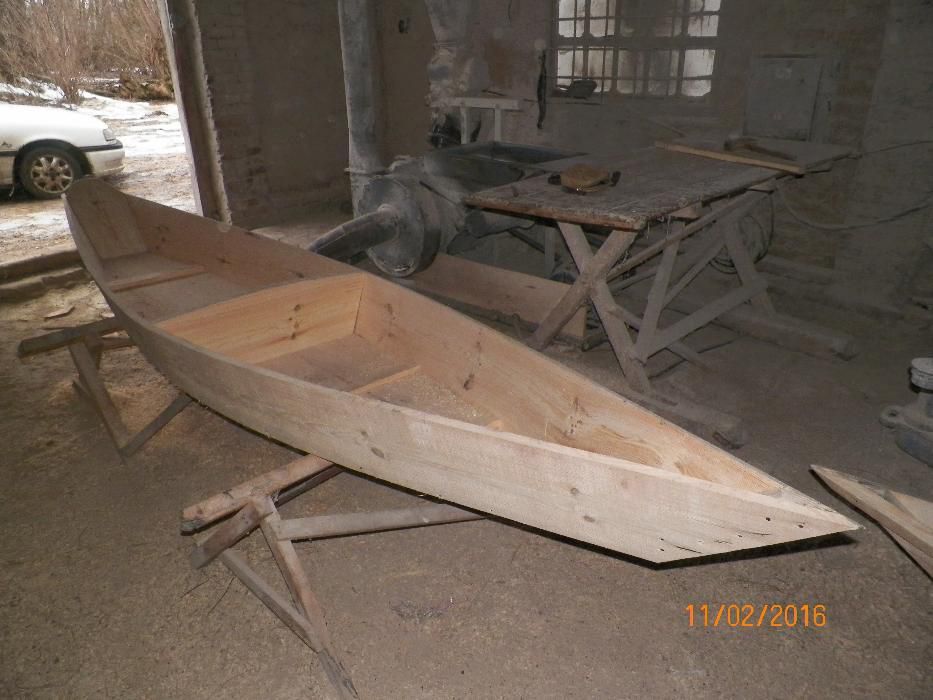 Лодка деревянная плоскодонка в черниговской обл пгт Сосница.
