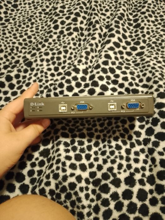 Продам робочий  D-Link 4-Port KVM