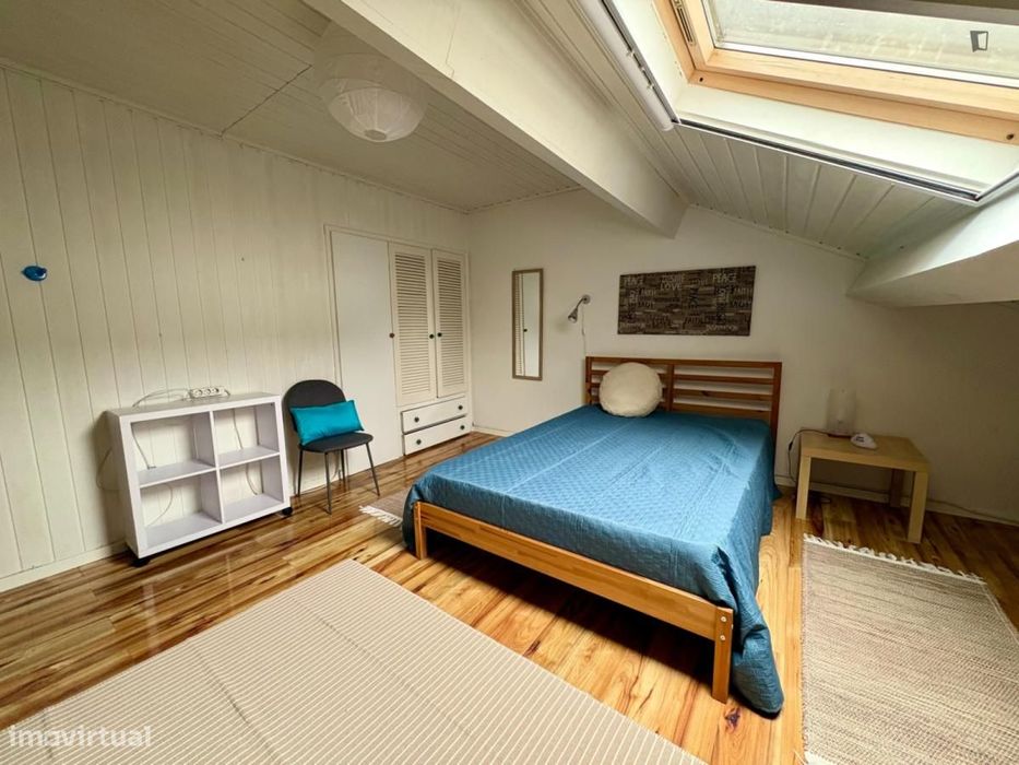 Quarto - localizado em Ponta delgada