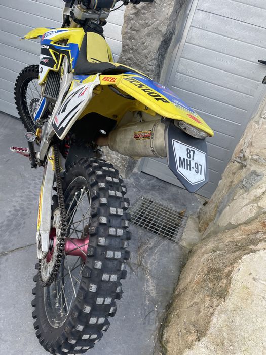Suzuki RMZ 250 com matricula