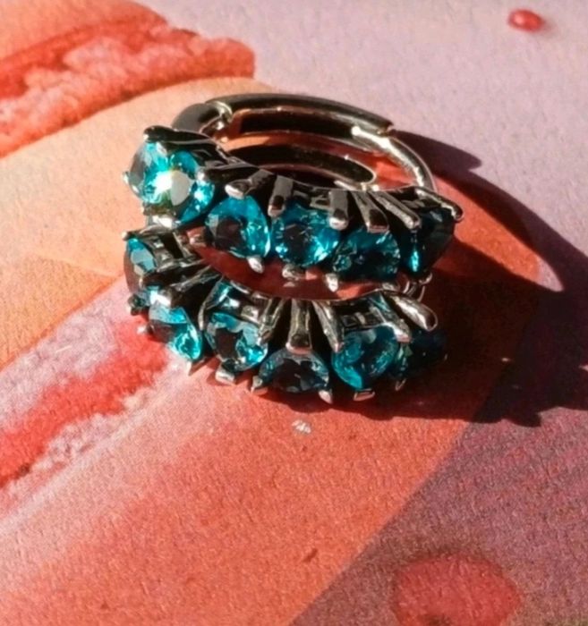 Srebrne kolczyki z błękitnymi cyrkoniami-serduszka