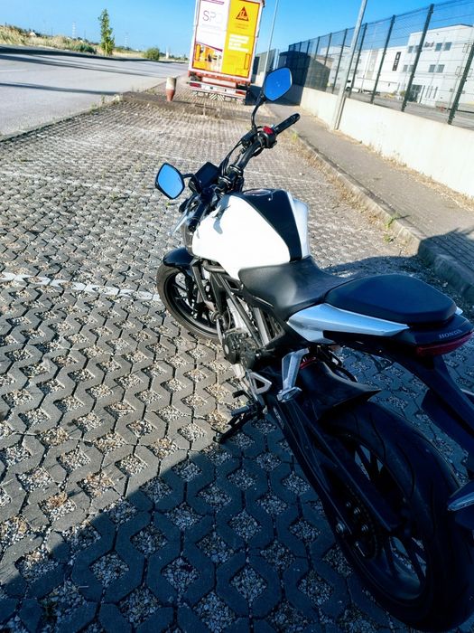 Honda CB125R Branco Pérola