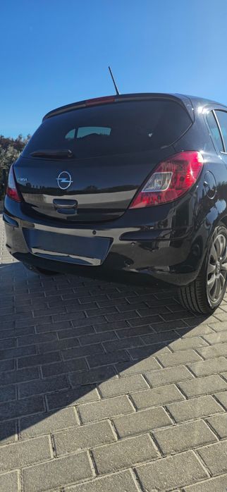 Opel Corsa 1.2 Black Edition Poucos Quilómetros Como Novo