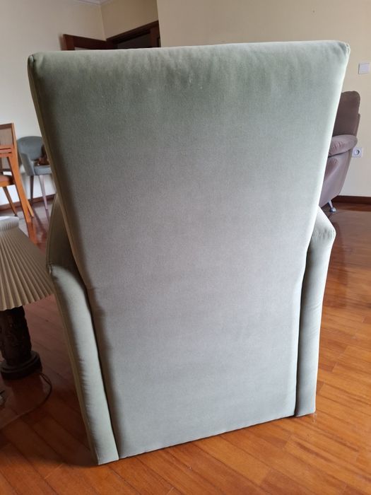 Poltrona estofada verde