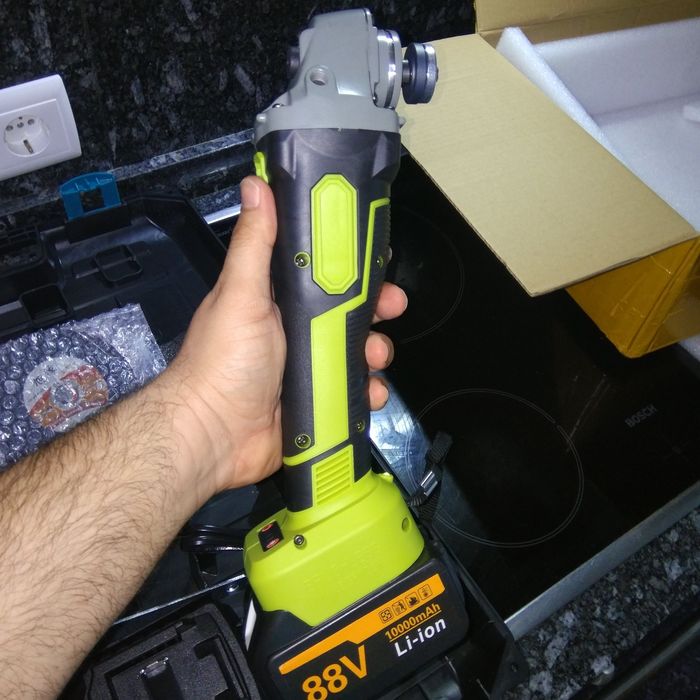 Rebarbadeira c/2  baterias e mala