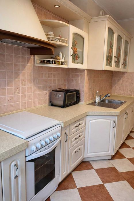 Продаж 3х кімнатної квартири біля метро Осокорки